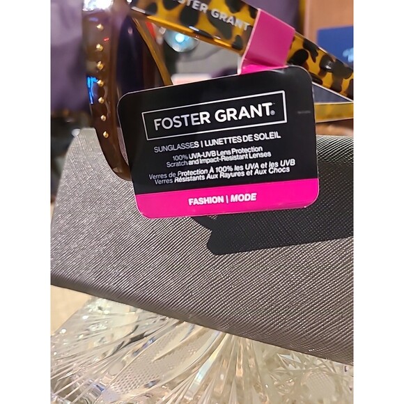 Foster Grant Sunglasses With Hard Case UVA-UVB Fashion cat eye studed - Picture 4 of 8